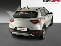 Usado Kia Stonic 84 CV (61 kW) 2024 Negro SUV