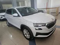 Usado Skoda Karoq Style 150 CV (110 kW) 2022 Blanco SUV