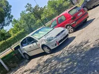 Usado Ford Fiesta 80 CV (58 kW) 2005 Blanco Utilitario