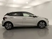 Usado Hyundai i20 79 CV (58 kW) 2025 Gris / plata Utilitario