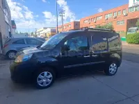 Usado Renault Kangoo 90 CV (66 kW) 2016 Negro Monovolumen