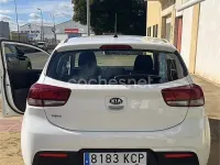 Usado Kia Rio Plus 84 HP (61 kW) 2017 Branco Sedan