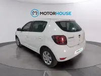 Usado Dacia Sandero Comfort 95 CV (69 kW) 2019 Blanco Berlina