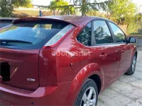 Usado Ford Focus Trend 109 CV (80 kW) 2009 Granate Berlina