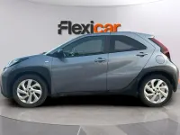 Usado Toyota Aygo X 72 CV (52 kW) 2024 Azul SUV