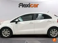 Usado Kia Rio 85 CV (62 kW) 2014 Blanco
