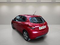 Usado Peugeot 208 Active 100 CV (73 kW) 2016 Granate Utilitario