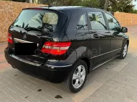 Usado Mercedes B200 136 CV (100 kW) 2011 Negro Utilitario
