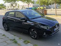 Usado Hyundai i20 100 CV (73 kW) 2022 Negro Utilitario