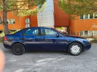 Usado Ford Mondeo Trend 115 CV (84 kW) 2002 Azul Berlina