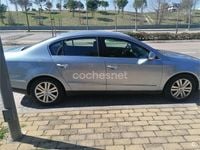 Usado VW Passat Highline 140 CV (102 kW) 2006 Gris / plata Berlina