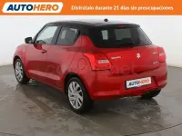 Usado Suzuki Swift 83 CV (61 kW) 2023 Rojo Utilitario