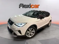 Usado Seat Arona Style Plus 110 CV (80 kW) 2022 Blanco SUV
