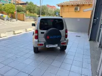 Usado Suzuki Jimny 82 CV (60 kW) 2006 Gris SUV
