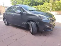 Usado Peugeot 208 Style 82 CV (60 kW) 2017 Negro Utilitario