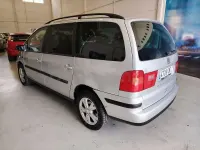 Usado Seat Alhambra Reference 140 CV (102 kW) 2010 Gris / plata Monovolumen