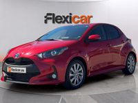 Usado Toyota Yaris Hybrid Business Edition 116 CV (85 kW) 2022 Granate Berlina