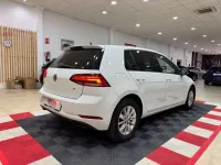 Begagnad VW Golf VII Advance 116 HK (85 kW) 2020 Vit Halvkombi