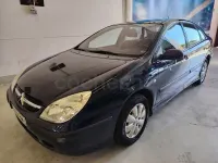 Usado Citroën C5 110 CV (80 kW) 2001 Azul Berlina