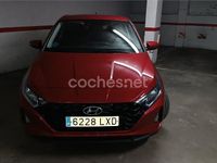 Usado Hyundai i20 100 CV (73 kW) 2022 Rojo Utilitario
