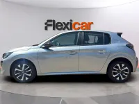 Usado Peugeot 208 Allure 101 CV (74 kW) 2025 Gris Utilitario