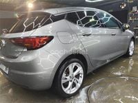 Usado Opel Astra Dynamic 136 CV (100 kW) 2017 Gris / plata Berlina