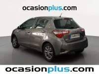 Usado Toyota Yaris Active 100 CV (73 kW) 2017 Gris Utilitario