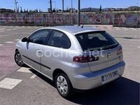 Usado Seat Ibiza Stella 100 CV (73 kW) 2003 Gris / plata Utilitario