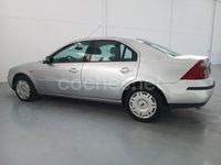 Usado Ford Mondeo Trend 125 CV (91 kW) 2002 Gris / plata Berlina