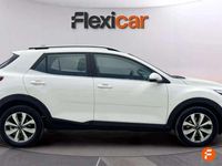 Usado Kia Stonic 101 CV (74 kW) 2022 Blanco SUV