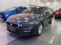 Usado Seat Leon Style 130 CV (95 kW) 2021 Gris / plata Familiar