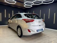 Usado Hyundai i30 90 CV (66 kW) 2013 Gris / plata Berlina