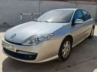 Usado Renault Laguna III Expression 131 CV (96 kW) 2010 Gris Berlina