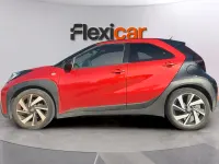 Usado Toyota Aygo X Play 72 CV (52 kW) 2022 Rojo SUV