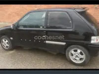 Usado Peugeot 106 58 CV (42 kW) 1996 Negro Utilitario