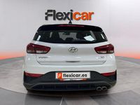 Begagnad Hyundai i30 N Line 120 HK (88 kW) 2023 Vit Sedan