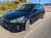 Usado Kia Rio 100 CV (73 kW) 2019 Negro Berlina