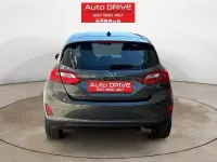 Usado Ford Fiesta Active 85 CV (62 kW) 2018 Gris / plata Utilitario