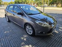 Usado Ford Focus 114 CV (83 kW) 2013 Gris Utilitario