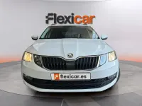 Usado Skoda Octavia Ambition 150 CV (110 kW) 2020 Blanco Familiar