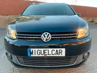 Begagnad VW Touran Advance 105 HK (77 kW) 2012 Svart Minibuss