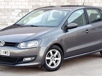Usado VW Polo Advance 70 CV (51 kW) 2014 Gris / plata Berlina