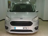 Usado Ford Tourneo Courier Titanium 100 CV (73 kW) 2019 Gris / plata Monovolumen