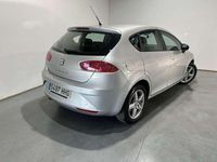 Usado Seat Leon Reference 90 CV (66 kW) 2011 Plateado Utilitario