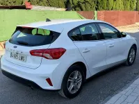 Usado Ford Focus Trend 120 CV (88 kW) 2022 Blanco Berlina