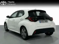 Usado Toyota Yaris Active 116 CV (85 kW) 2025 Blanco Utilitario