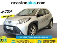Usado Toyota Aygo Play 72 CV (52 kW) 2024 Gris Utilitario