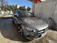 Usado Mercedes A180 109 CV (80 kW) 2018 Gris / plata Berlina