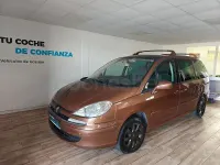 Usado Peugeot 807 120 CV (88 kW) 2007 Granate Monovolumen