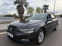 Usado VW Passat 150 CV (110 kW) 2021 Gris / plata Familiar